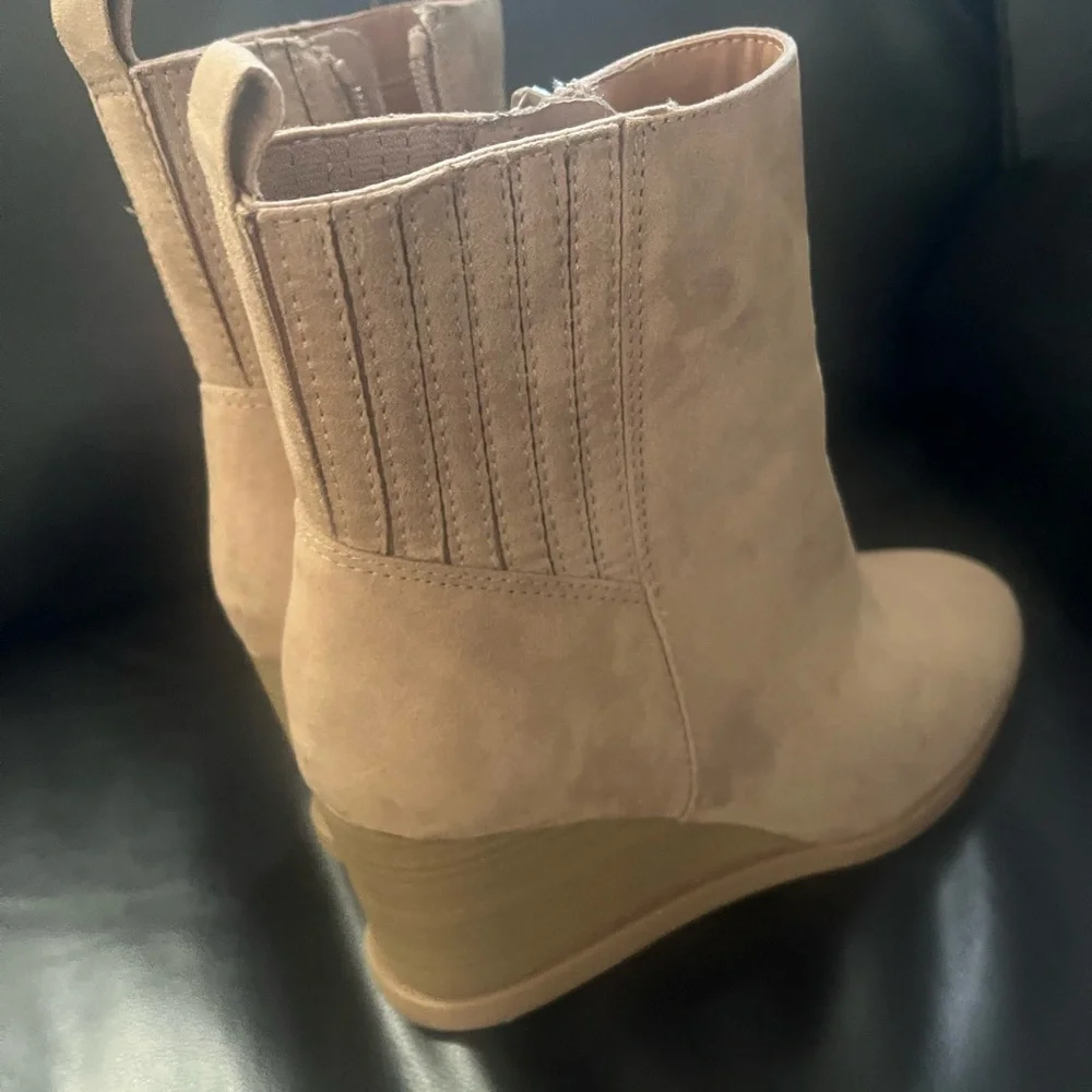 Universal Thread Beige Ankle Booties - Picture 2 of 7